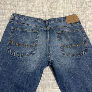 Men’s American eagle jeans. No holes. Straight.